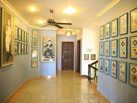 Biệt thự sang trọng của danh ca Elvis Phương 5